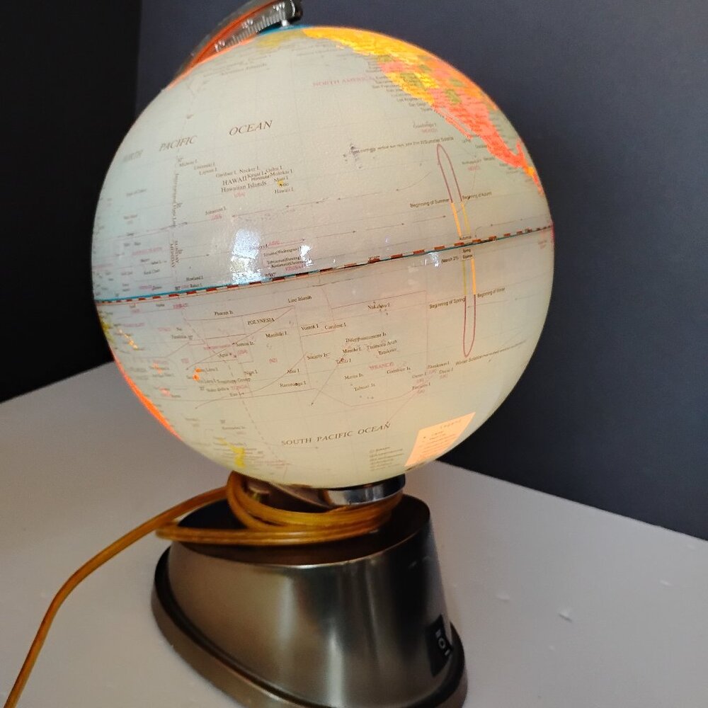 10" Illuminated Rotating Globe On Stand - Picture 3 of 13